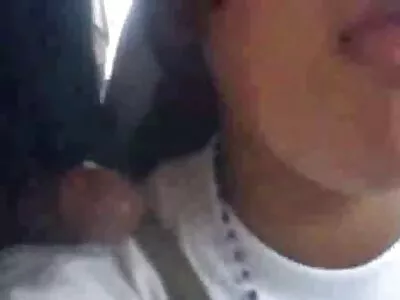 نوعمر غلام ایک انتہائی گندے تھریسم میں نمایاں ہیں۔